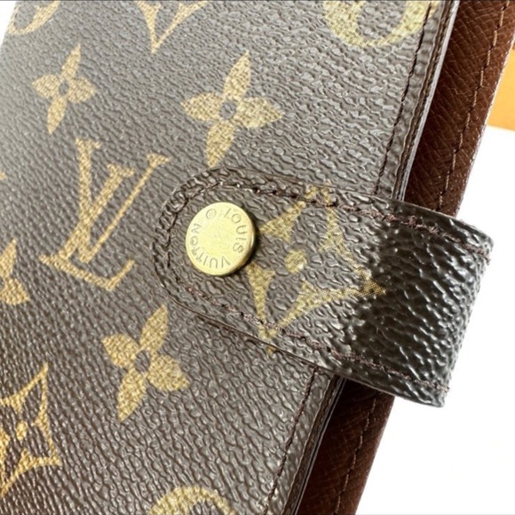 Louis Vuitton Monogram Wallet (Passport Size) - Picture 5 of 5